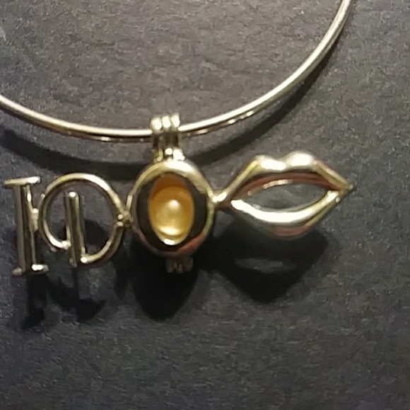 Adjustable Pearl Bangle wedding bride and groom - Picture 2 of 8